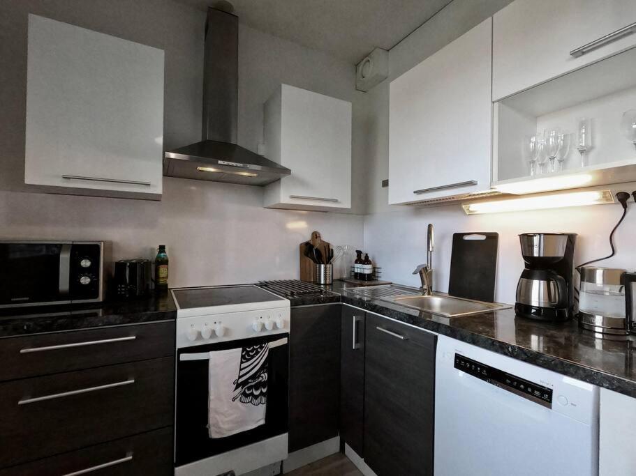 Peaceful City Center Apartment Рованиеми Экстерьер фото